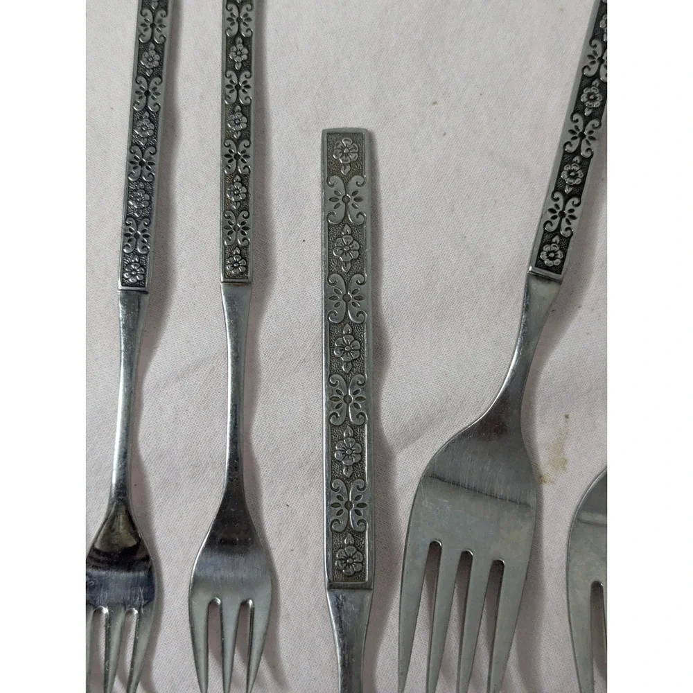 10 lot vintage Distinction Deluxe Stainless‎ Onieda HH spoon knife fork soup tea